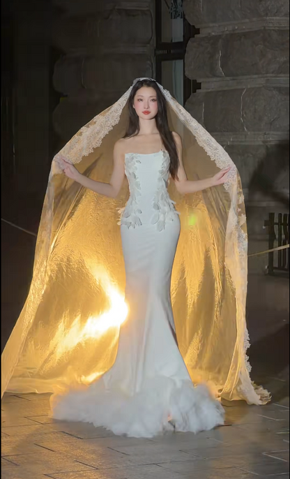 Elegant Strapless Mermaid White Long Wedding Dresses Satin White Bridal Gowns Sleeveless Bridal Dresses