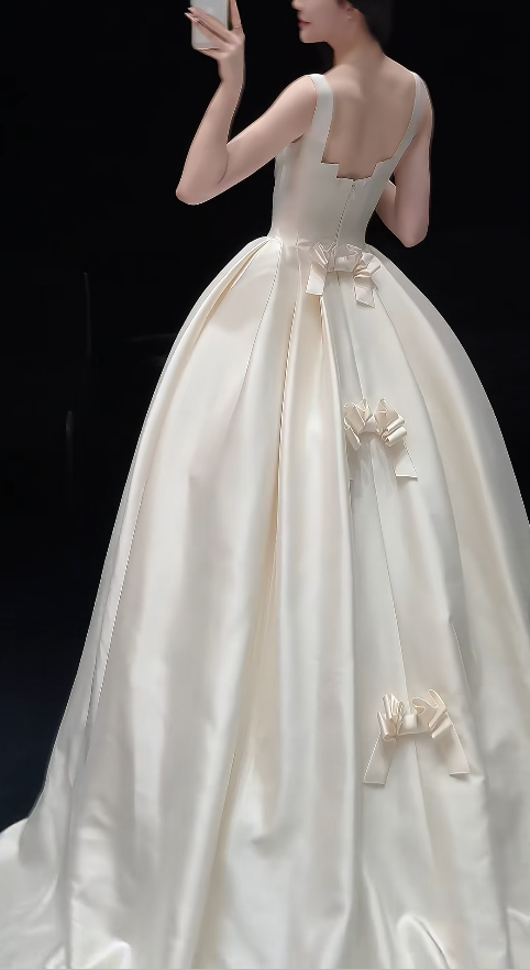 Elegant Straps White Long Wedding Dress Satin A-Line Bridal Gowns Sleeveless Bridal Dress