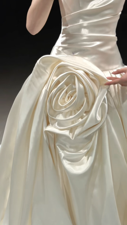 Elegant White Wedding Dress Long Satin Strapless Bridal Dress Sheath Sleeveless Bridal Gown