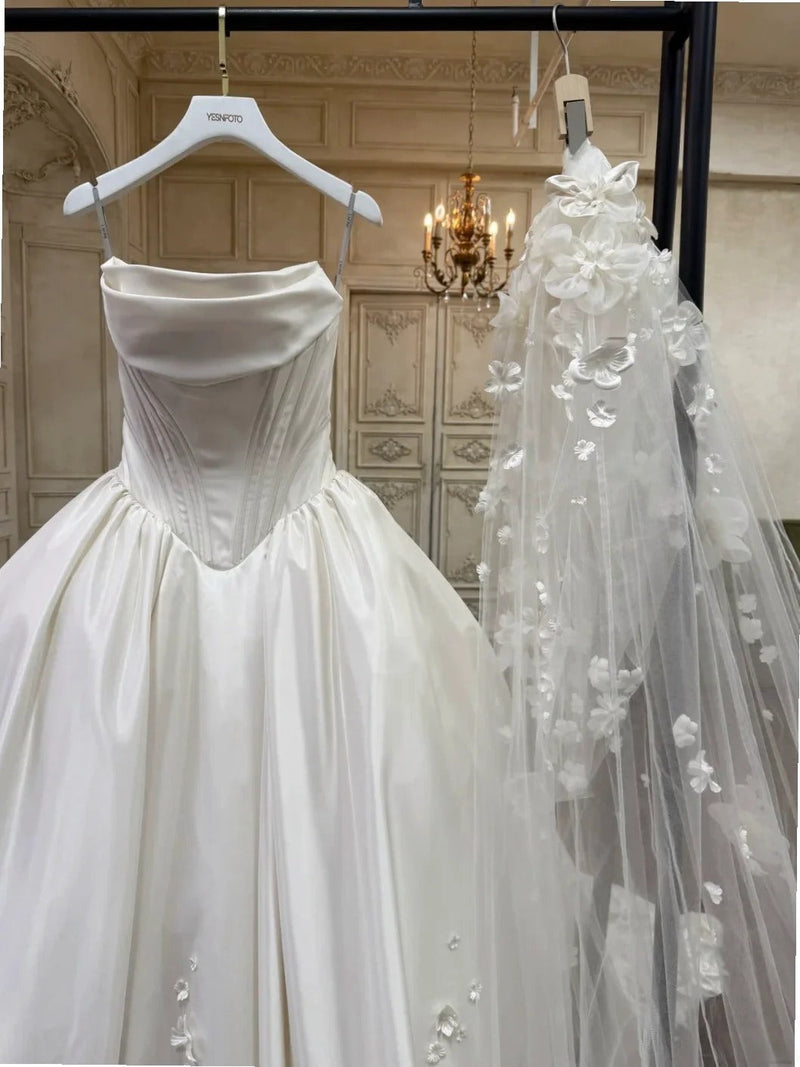 Fairy A-line Long Wedding Dresses Satin White Bridal Gowns Sleevless Strapless Bridal Dresses