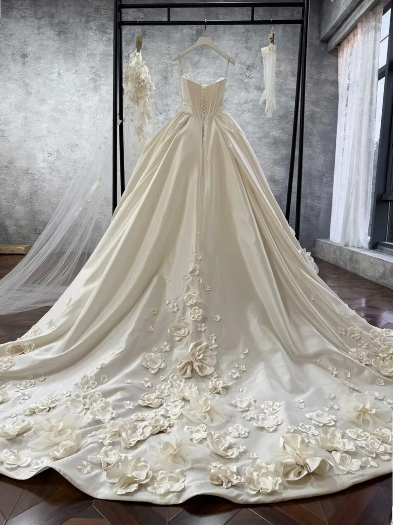 Fairy A-line Long Wedding Dresses Satin White Bridal Gowns Sleevless Strapless Bridal Dresses