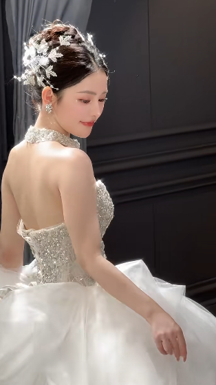 Gorgeous Ball Gown Sweetheart Tulle Sequin Long Wedding Dresses