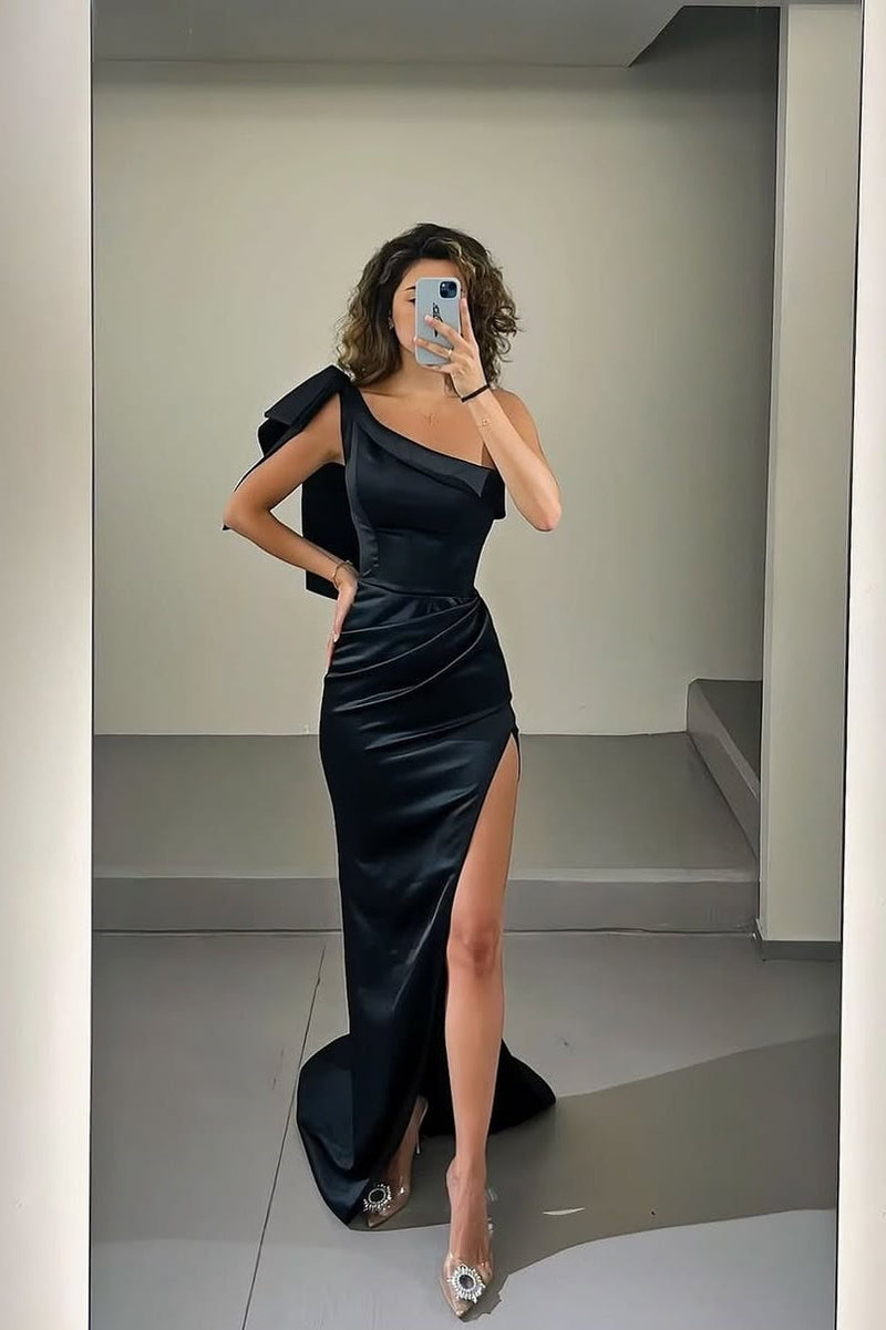 Gorgeous Black Asymmetric PleatedDraped Prom Dress