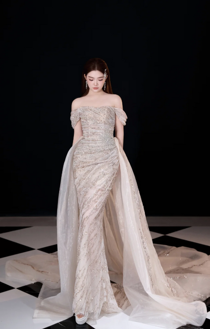 Gorgeous Sheath Long Wedding Dresses Tulle Beaded Champagne Bridal Gowns Sleeveless Strapless Bridal Dresses