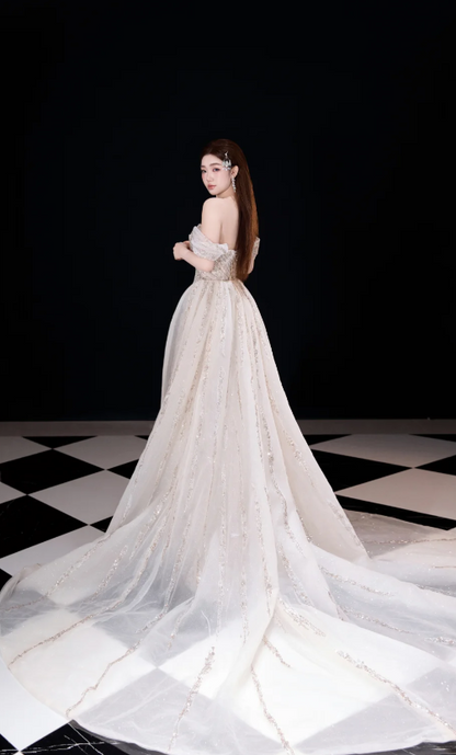 Gorgeous Sheath Long Wedding Dresses Tulle Beaded Champagne Bridal Gowns Sleeveless Strapless Bridal Dresses