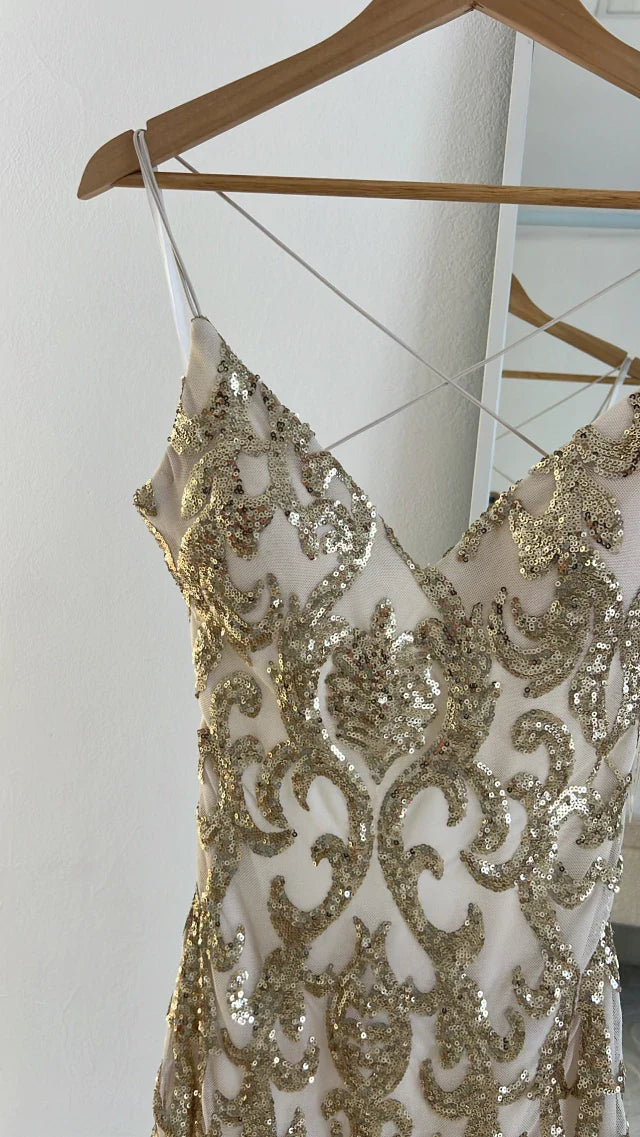 Gorgeous Spaghetti Strap Sheath Short Prom Dresses Sequined Backless Birthday Dresses Gold Sleeveless Homecoming Dresses