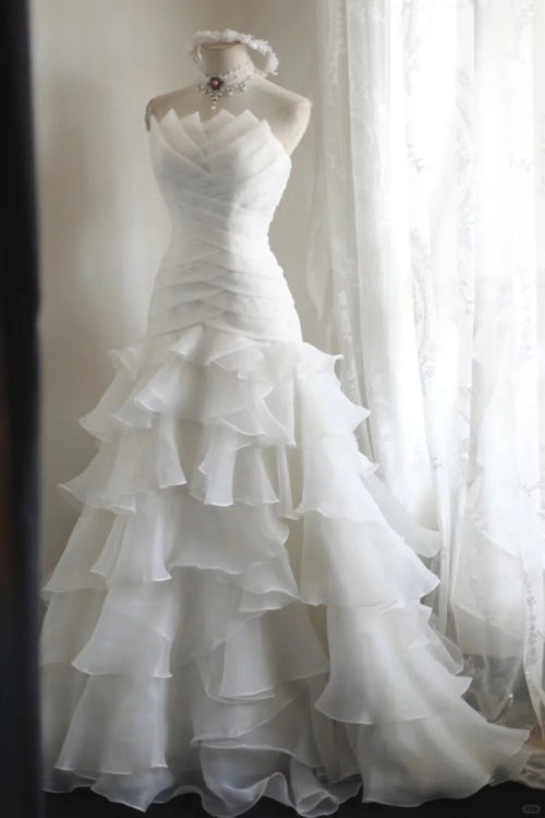 Gorgeous Strapless A-Line Long Wedding Dresses Tulle White Bridal Gowns Sleeveless Bridal Dresses