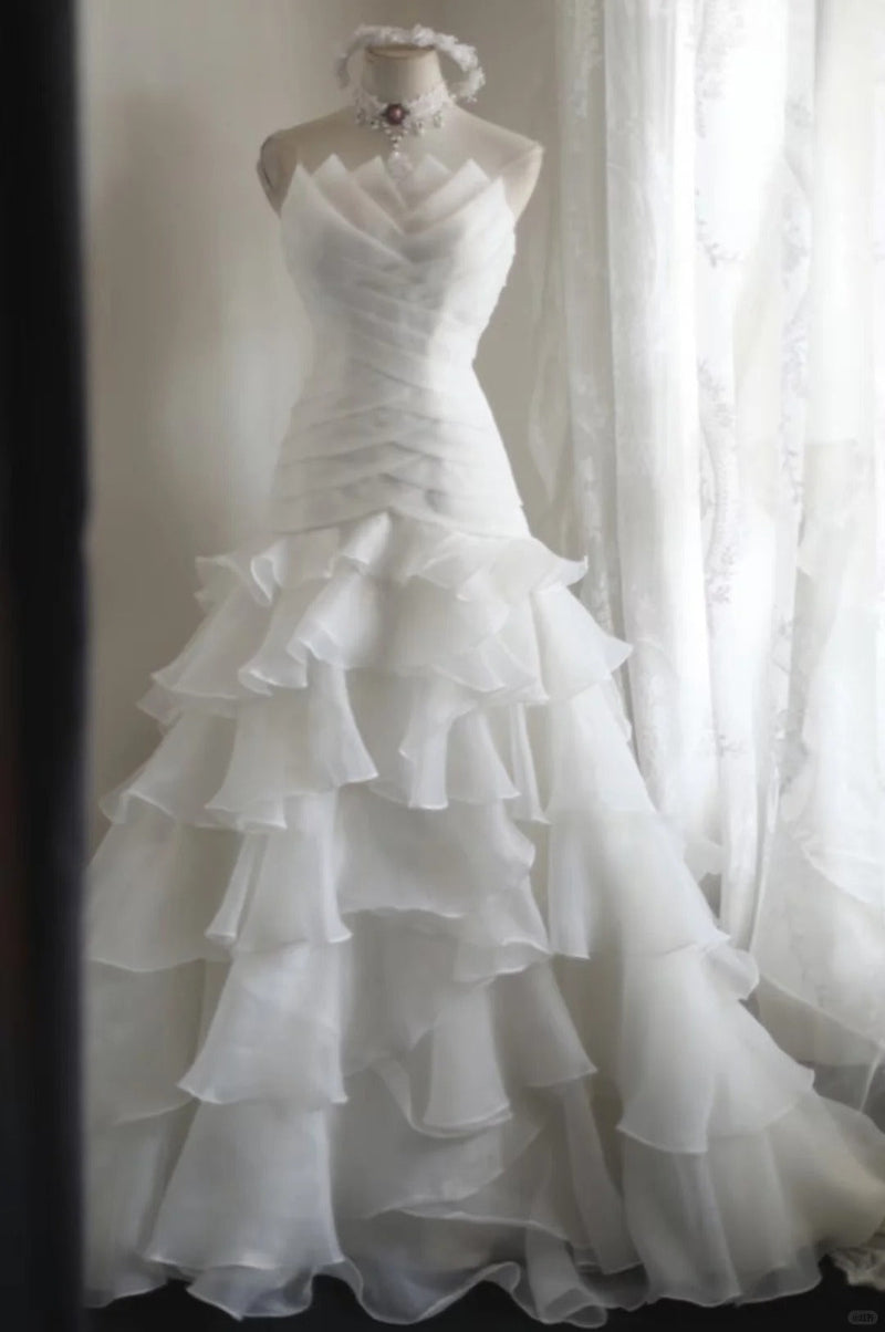 Gorgeous Strapless A-Line Long Wedding Dresses Tulle White Bridal Gowns Sleeveless Bridal Dresses