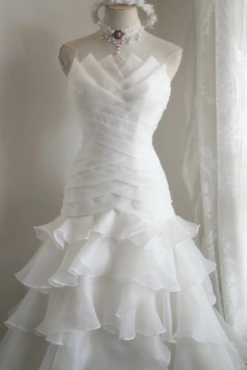 Gorgeous Strapless A-Line Long Wedding Dresses Tulle White Bridal Gowns Sleeveless Bridal Dresses