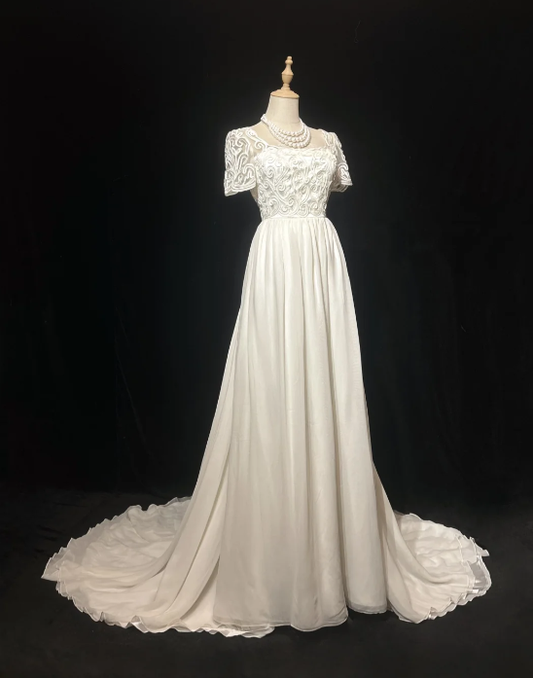 Ivory A Line Wedding Dress With Applique , Elegant Chiffon Wedding Gowns