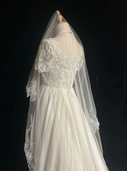 Ivory A Line Wedding Dress With Applique , Elegant Chiffon Wedding Gowns