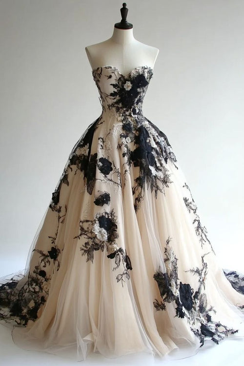 Light Champagne A-line Sweetheart Neckline Tulle Applique Wedding Dress, Vintage Long Evening Gown