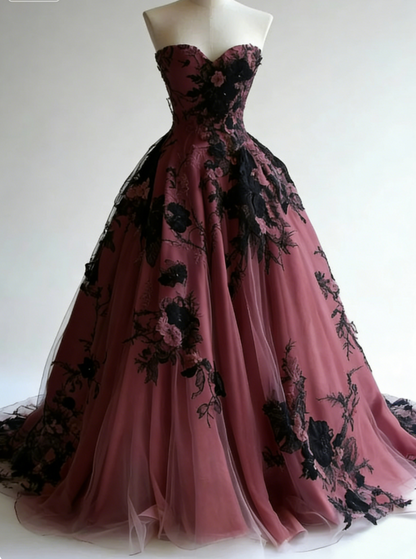 Light Champagne A-line Sweetheart Neckline Tulle Applique Wedding Dress, Vintage Long Evening Gown