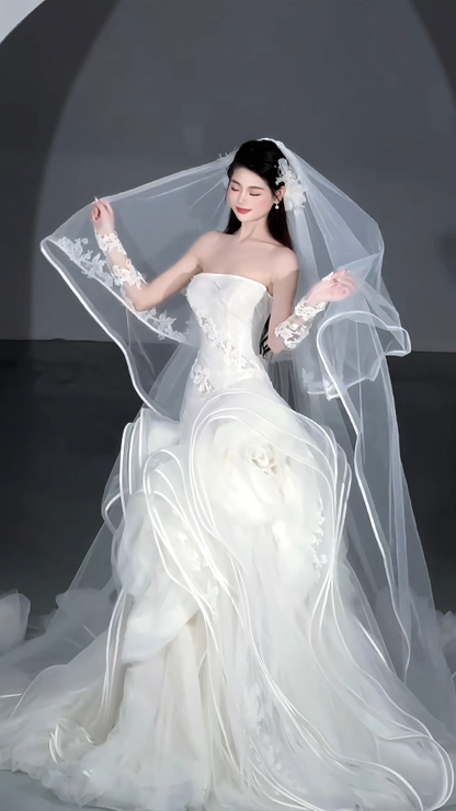 Luxury Strapless Ball Gown Long Wedding Dresses Tulle White Bridal Dresses Sleeveless Bridal Gowns