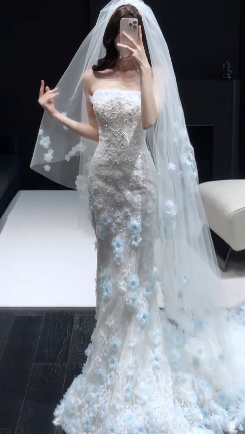 Luxury Strapless Mermaid Long Wedding Dresses Lace Appliques White Bridal Gowns Sleeveless Bridal Dresses