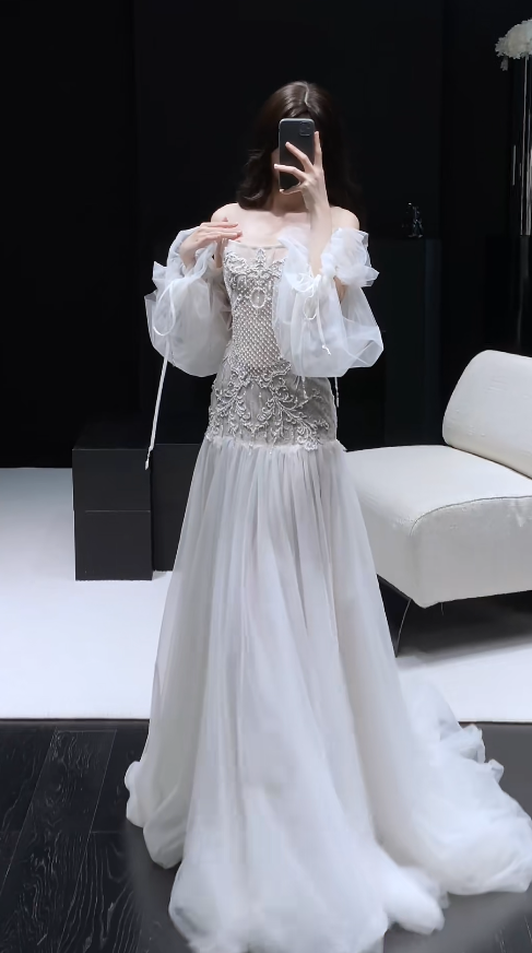 Luxury Strapless Sheath Long Wedding Dresses Beaded Tulle White Bridal Dresses Sleeveless Bridal Gowns