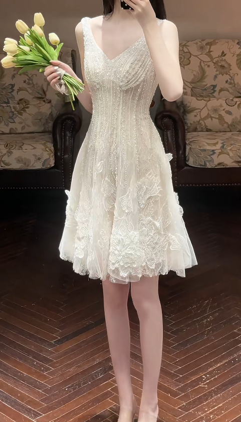 Luxury V-neck A-Line Short Wedding Dresses Beaded Tulle White Bridal Dresses Sleeveless Bridal Gowns