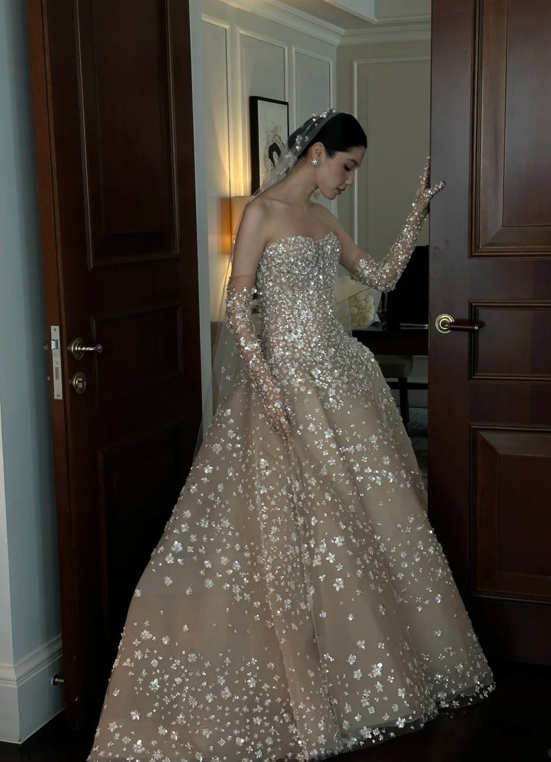 Modest Champagne Wedding Dress Strapless A-Line Bridal Gowns Tulle Applique Bridal Dress