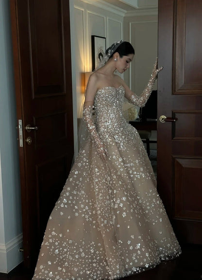 Modest Champagne Wedding Dress Strapless A-Line Bridal Gowns Tulle Applique Bridal Dress