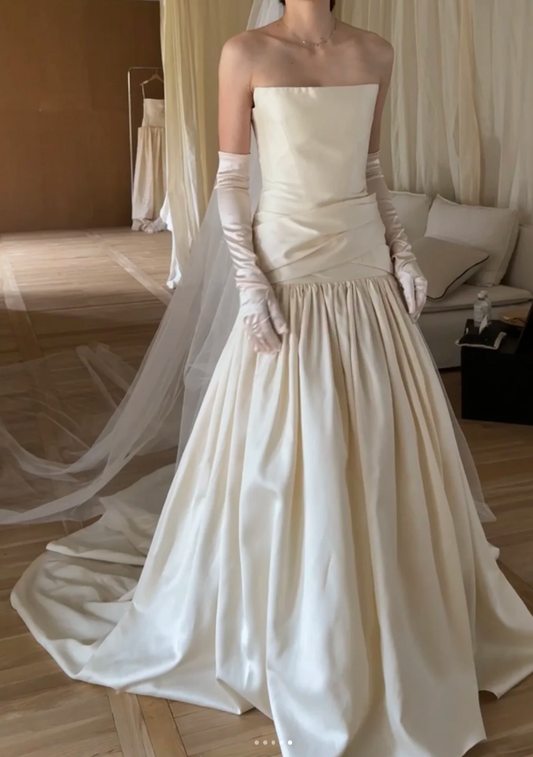 Modest Strapless A-Line Long Wedding Dresses White Bridal Gowns Satin Sleeveless Bridal Dresses