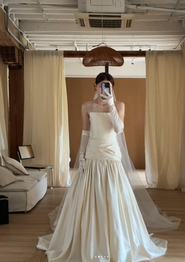 Modest Strapless A-Line Long Wedding Dresses White Bridal Gowns Satin Sleeveless Bridal Dresses