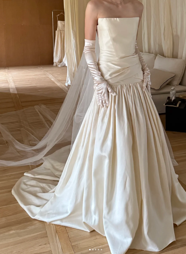 Modest Strapless A-Line Long Wedding Dresses White Bridal Gowns Satin Sleeveless Bridal Dresses