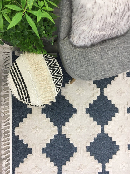 Muskoka 587 Blue/White