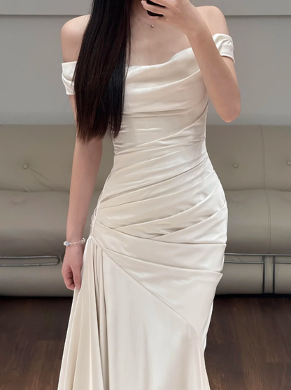 Off The Shoulder Elegant Ivory Wedding Dress With Train Satin Evening Dress