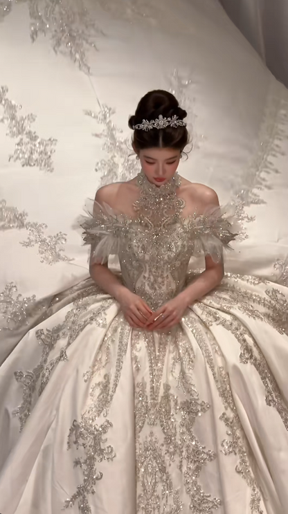 Princess Off-shoulder Ball Gown Satin Long Wedding Dresses with Rhinestone Appliques White Bridal Gowns Short Sleeve Bridal Dresses