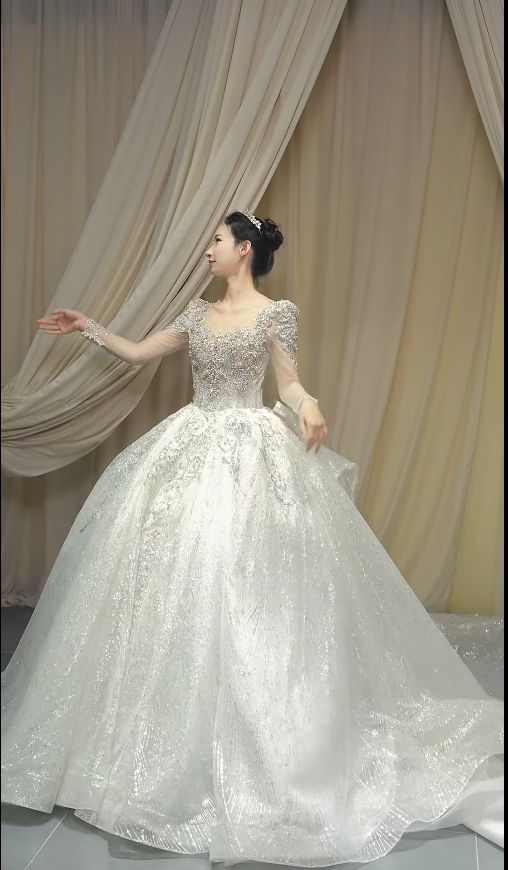Princess V-neck A-Line Long Wedding Dresses Tulle Rhinestone White Bridal Gowns Long Sleeve Bridal Dresses