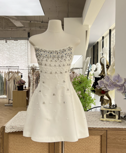 Sexy A-Line Black Homecoming Dresses Strapless Formal Dresses Rhinestone Satin Mini Birtdhay Dresses Strapless Formal Dresses