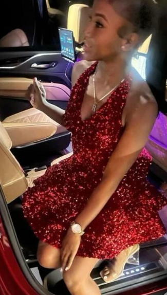 Sexy Halter A-Line Homecoming Dresses Burgundy Birthday Dresses Sequined Short Prom Dresses