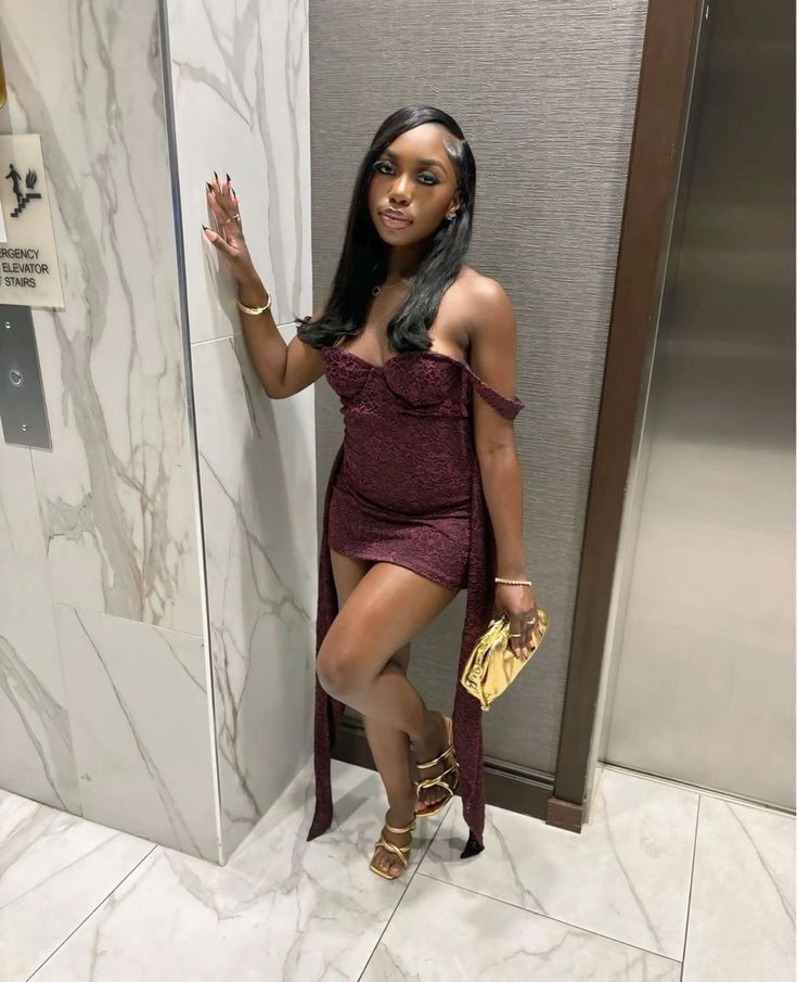 Sexy Off-the-shoulder Tight Homecoming Dresses, Grape Short Prom Dresses, Lace Birthday Dresses