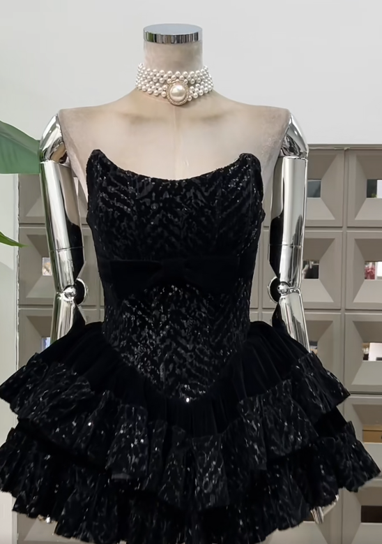 Sexy Strapless Ball Gown Black Homecoming Dresses Sleeveless Short Prom Dresses Birthday Dresses