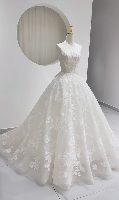 Simple A-Line Long Wedding Dresses Applique Tulle White Bridal Gowns Strapless Sleeveless Bridal Dress