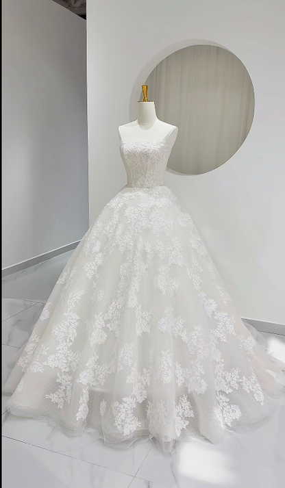 Simple A-Line Long Wedding Dresses Applique Tulle White Bridal Gowns Strapless Sleeveless Bridal Dress