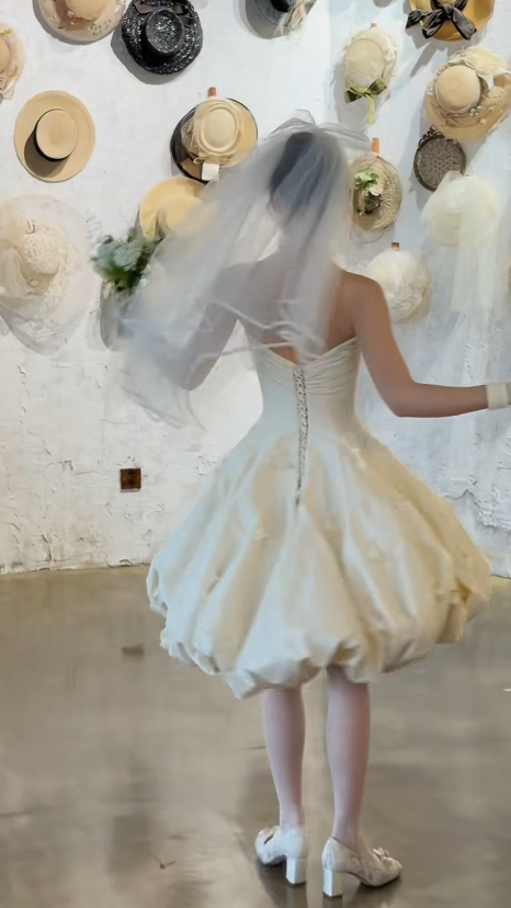 Simple A-Line Satin Short Wedding Dress Sweetheart Sleeveless Bridal Dress