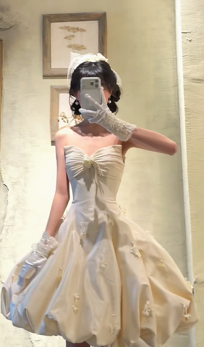 Simple A-Line Satin Short Wedding Dress Sweetheart Sleeveless Bridal Dress