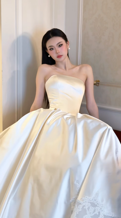 Simple A-Line Satin Strapless Bridal Dress White Wedding Dress Sleeveless Bridal Gown