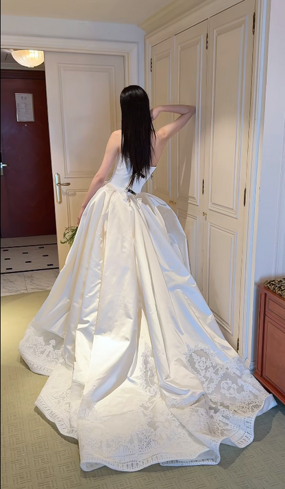 Simple A-Line Satin Strapless Bridal Dress White Wedding Dress Sleeveless Bridal Gown