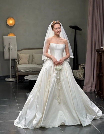 Simple A-Linr Satin Strapless Bridal Dress White Wedding Dress Sleeveless Bridal Gown