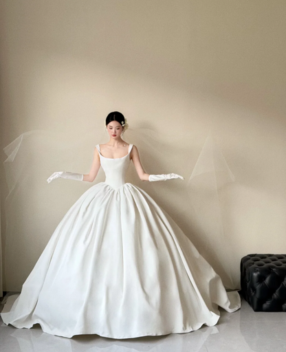 Simple Spaghetti Straps A-Line Long Wedding Dresses Satin White Bridal Dresses Sleeveless Bridal Gowns