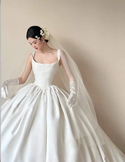 Simple Spaghetti Straps A-Line Long Wedding Dresses Satin White Bridal Dresses Sleeveless Bridal Gowns