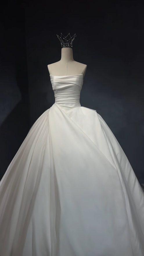 Simple Strapless A-Line Long Wedding Dresses Satin White Bridal Gowns Sleeveless Bridal Dresses