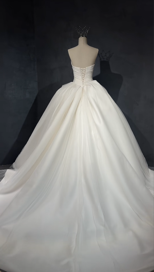 Simple Strapless A-Line Long Wedding Dresses Satin White Bridal Gowns Sleeveless Bridal Dresses
