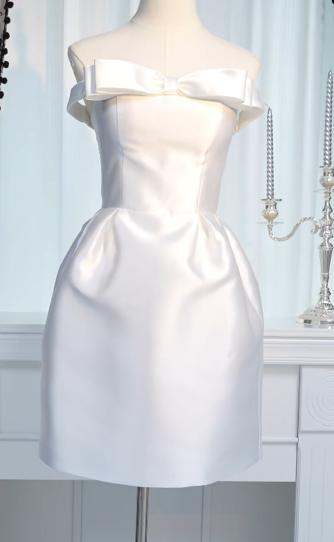 Simple Strapless Sheath Homecoming Dresses Satin White Short Bridal Gowns Sleeveless Birthday Dresses