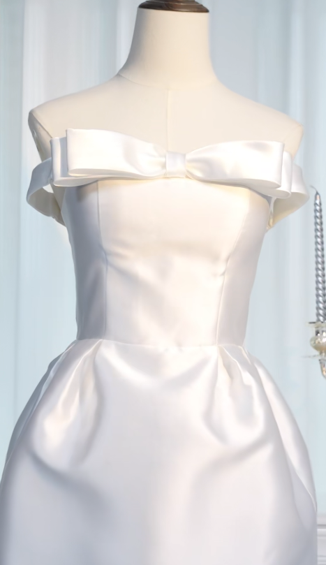 Simple Strapless Sheath Homecoming Dresses Satin White Short Bridal Gowns Sleeveless Birthday Dresses