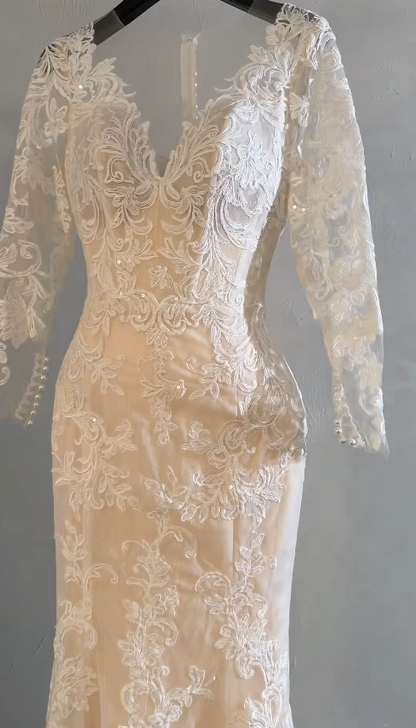 Simple V-Neck Sheath Long Wedding Dresses Tulle Appliques White Bridal Gowns Long Sleeves Bridal Dresses