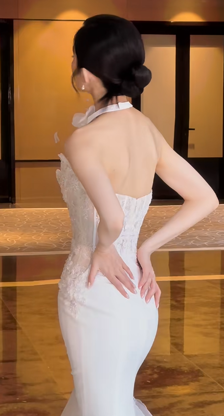 Stunning Mermaid Strapless Satin Tulle Lace Long Wedding Dresses