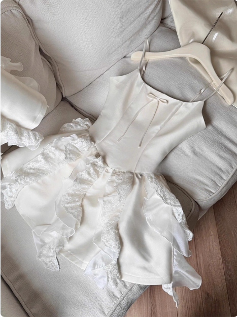 Sweet White Bow Satin Lace Ruffled 17th Birthday Homecoming Dress